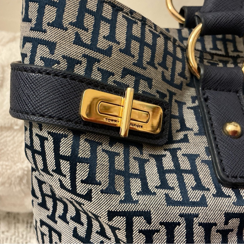Tommy Hilfiger Navy and Gold Monogram Tote - Picture 4 of 9
